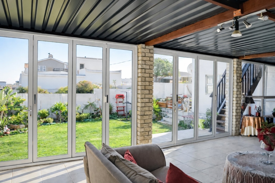 5 Bedroom Property for Sale in McDougall